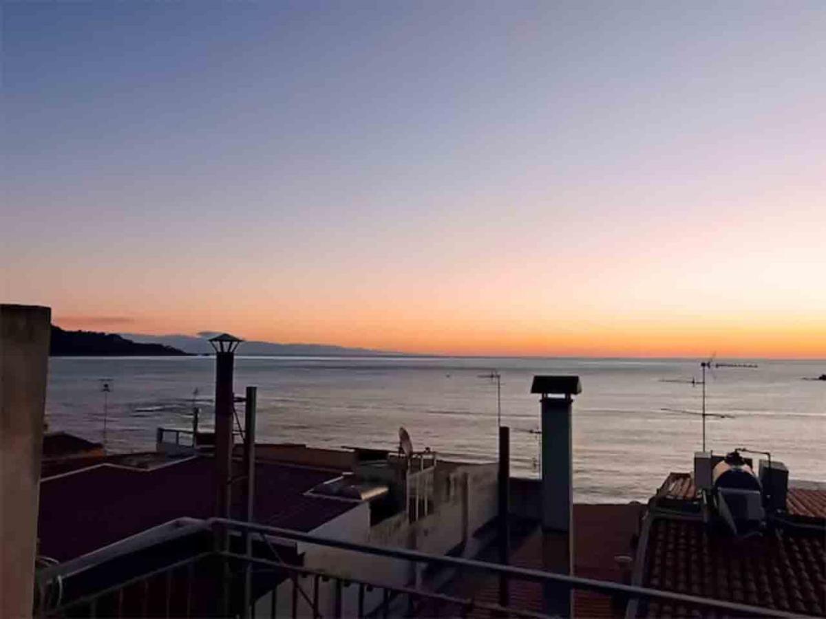 Naxos 101 Apartment A Due Passi Dal Mare Giardini-Naxos Buitenkant foto